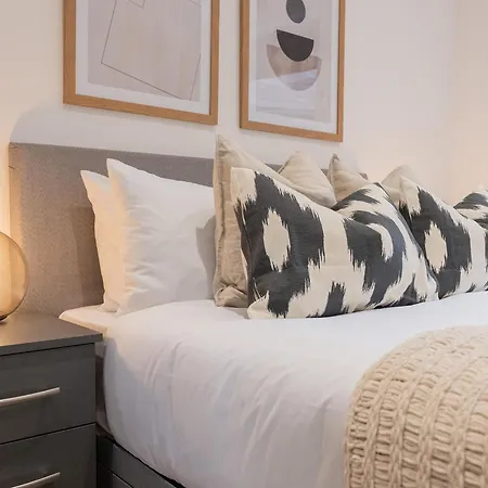 One And Two Bedroom Near Holloway Train Station By Belvilla Apartment London