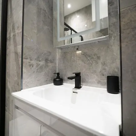 Apartment One And Two Bedroom Near Holloway Train Station By Belvilla