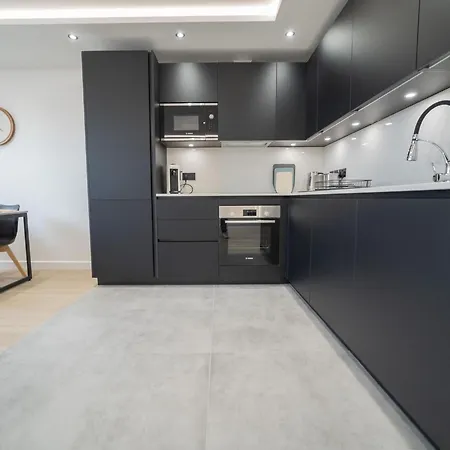 One And Two Bedroom Near Holloway Train Station By Belvilla Apartment London