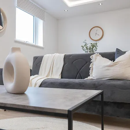 Apartment One And Two Bedroom Near Holloway Train Station By Belvilla London