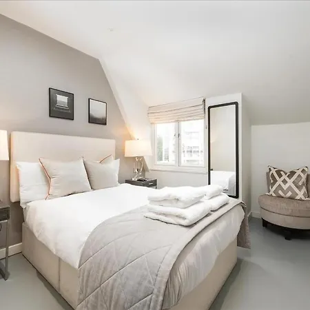 Renovu Premium Homes In Kensington Apartment *
