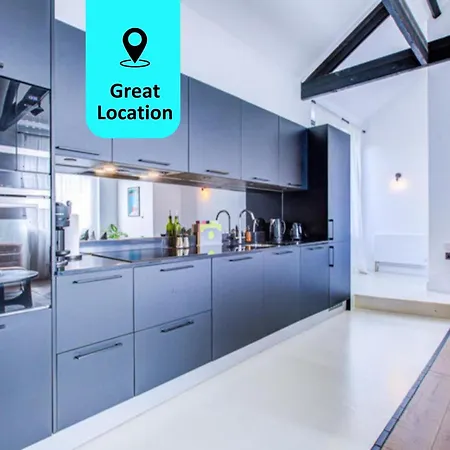 Apartment Stylish 1br Unit, Super Fast Internet, Gated Complex - Near Queen's Park! *