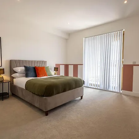 Modern With Balcony In Merton Near Wimbledon By Sojo Apartment