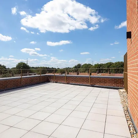 Modern With Balcony In Merton Near Wimbledon By Sojo Apartment *