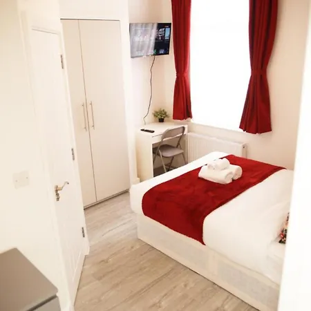 Cricklewood Deluxe Ensuite Guest house *