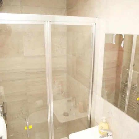 Guest house Cricklewood Deluxe Ensuite London