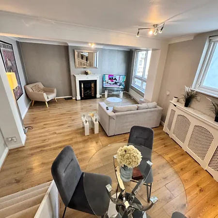 Kensington 2 Bedroom House-big Living Area And Kitchen-harrods-national History Museum-hyde Park-near 2 Underground Lines Holiday home London