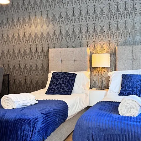 Kensington 2 Bedroom House-big Living Area And Kitchen-harrods-national History Museum-hyde Park-near 2 Underground Lines Holiday home London