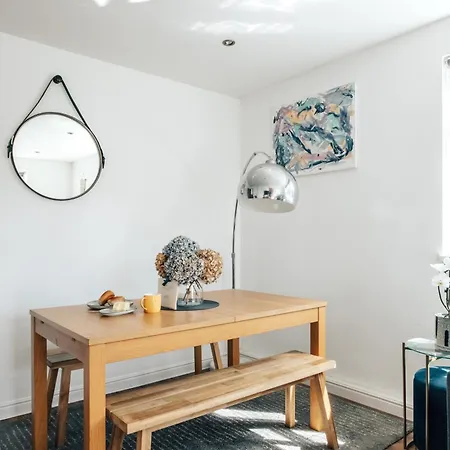 2 Bed Hoxton Flat With Wifi *