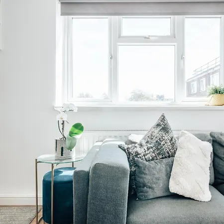 2 Bed Hoxton Flat With Wifi Apartment London