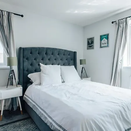 Apartment 2 Bed Hoxton Flat With Wifi London