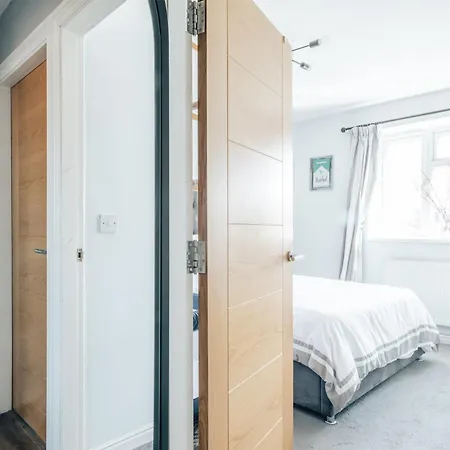 2 Bed Hoxton Flat With Wifi Apartment *