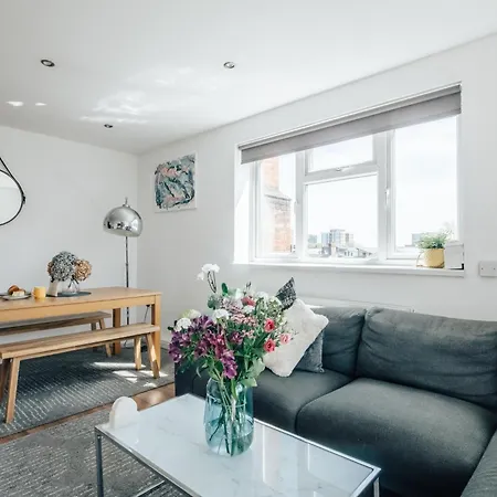 2 Bed Hoxton Flat With Wifi Apartment