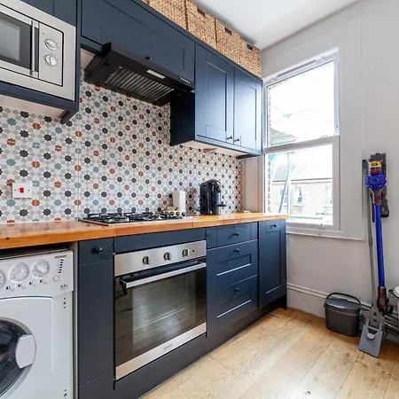 Colourful Notting Hill Apartment London