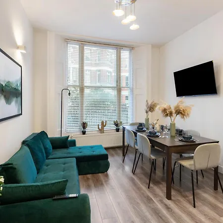 Notting Hill Retreat 2 Bedroom *
