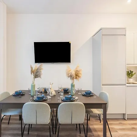 Notting Hill Retreat 2 Bedroom *