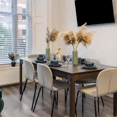 Notting Hill Retreat 2 Bedroom