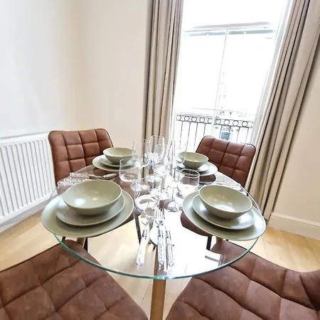 Clarges Apartment *