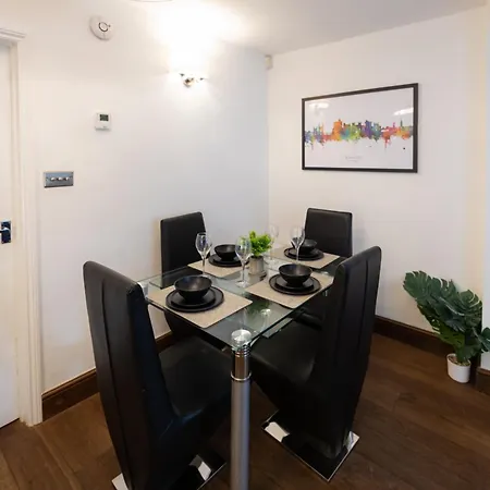 Royal Retreat & Lego With Free Parking! Holiday home Windsor