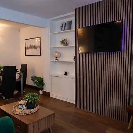 Royal Retreat & Lego With Free Parking! Holiday home Windsor