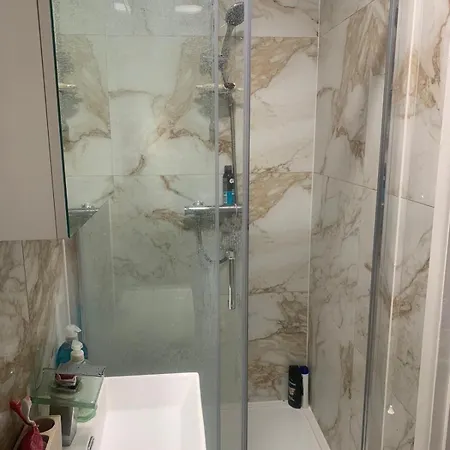 Mayfair Guest house Northolt (Greater London)