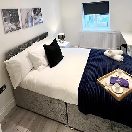 Flat In Shepherd's Bush * London