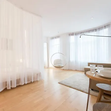 The William Wallace, By The Design Traveller Apartment *