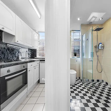 Paddington Station Paradise For Up To 4 Guests! Dream 2 Mins Walk From Station With Extra Double Sofa Bed! London