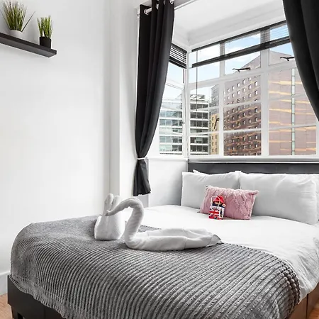 Paddington Station Paradise For Up To 4 Guests! Dream 2 Mins Walk From Station With Extra Double Sofa Bed!