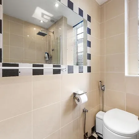 Paddington Station Paradise For Up To 4 Guests! Dream 2 Mins Walk From Station With Extra Double Sofa Bed! * London