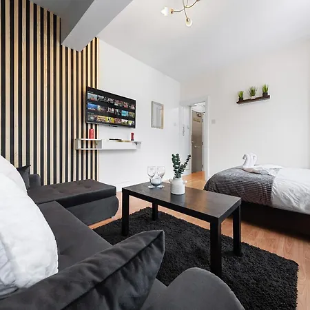 Paddington Station Paradise For Up To 4 Guests! Dream 2 Mins Walk From Station With Extra Double Sofa Bed! Apartment *