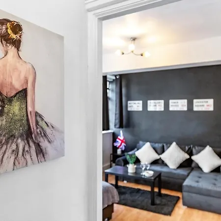 Paddington Station Paradise For Up To 4 Guests! Dream 2 Mins Walk From Station With Extra Double Sofa Bed! *