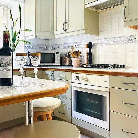 Kensington Secret Gem Apartment London