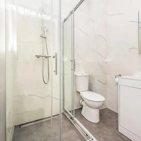 Holiday home Pass The Keys Stylish Gardenten Mins To *