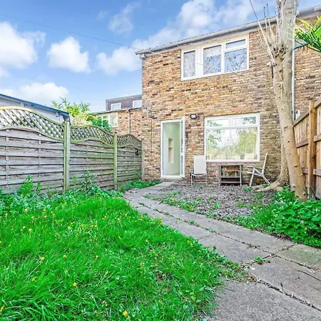 Pass The Keys Stylish Gardenten Mins To *