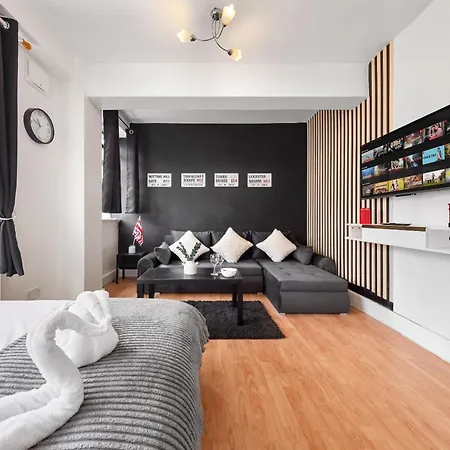 Paddington Station Paradise For Up To 4 Guests! Dream 2 Mins Walk From Station With Extra Double Sofa Bed! Apartment