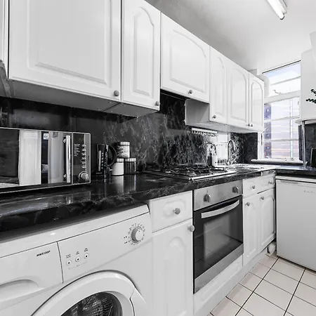 Paddington Station Paradise For Up To 4 Guests! Dream 2 Mins Walk From Station With Extra Double Sofa Bed! London