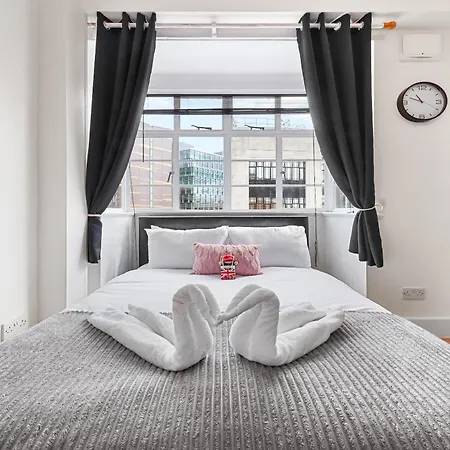 Paddington Station Paradise For Up To 4 Guests! Dream 2 Mins Walk From Station With Extra Double Sofa Bed! London