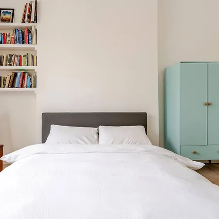 Holiday home Blue Valley House London