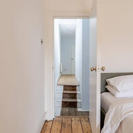 Blue Valley House London