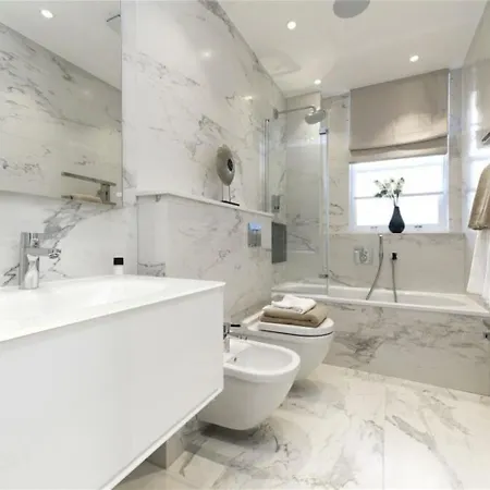 Large Super Penthouse Park Lane Opposite Hyde Park Sleeps 12 لندن