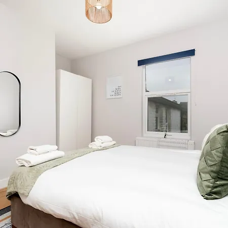 2 Bedroom Flat Near Tottenham Hotspur Stadium