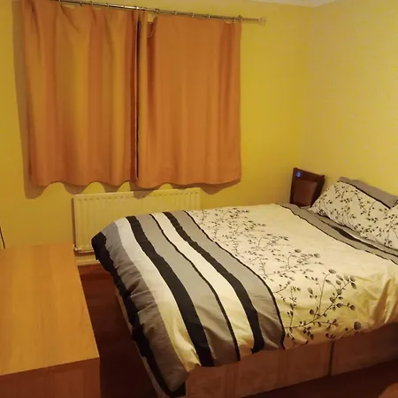 Greenwich Abode Guest house *