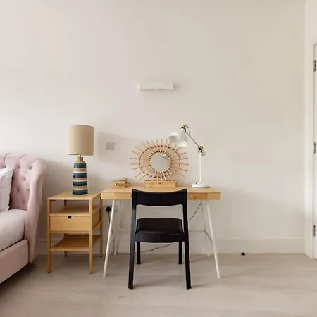 Holiday home Modern 3 Bedroom Townhouse By Wild Roses *