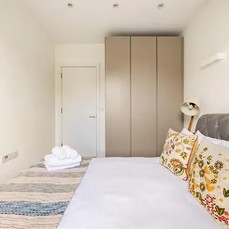Holiday home Modern 3 Bedroom Townhouse By Wild Roses