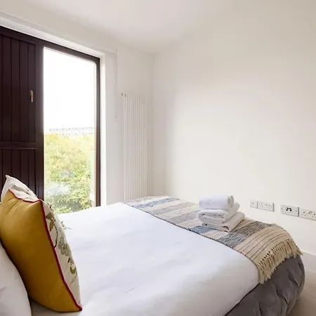 Holiday home Modern 3 Bedroom Townhouse By Wild Roses *
