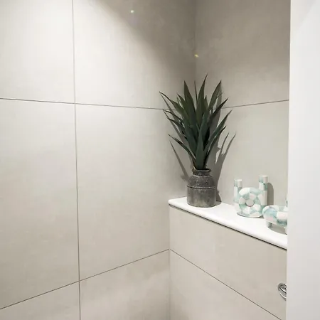 Apartment Bc1 Westkensington-baronscourt-luxuryonebed-10minpicadilly London