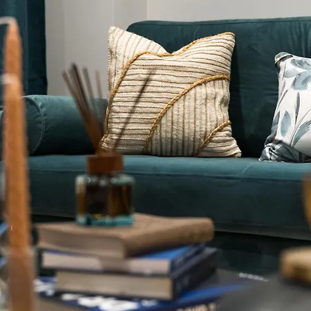 Bc1 Westkensington-baronscourt-luxuryonebed-10minpicadilly Apartment London