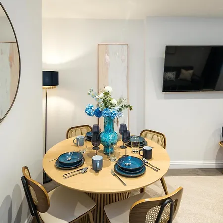 Apartment Bc1 Westkensington-baronscourt-luxuryonebed-10minpicadilly London