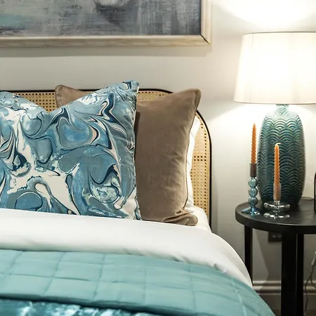 Bc1 Westkensington-baronscourt-luxuryonebed-10minpicadilly Apartment